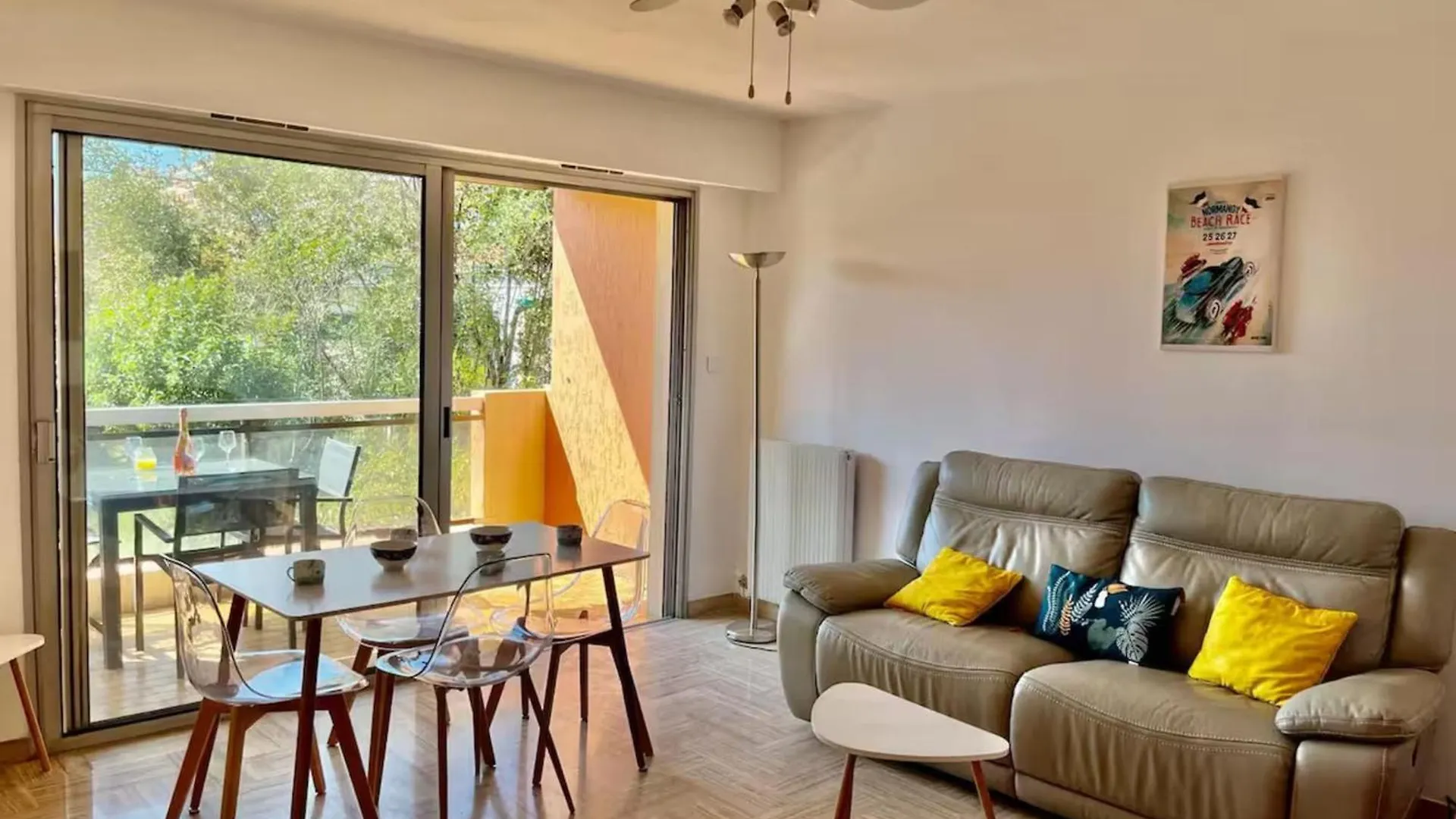 Bright T2 Apartment 11 Minutes From The Beach 케인즈수르메르